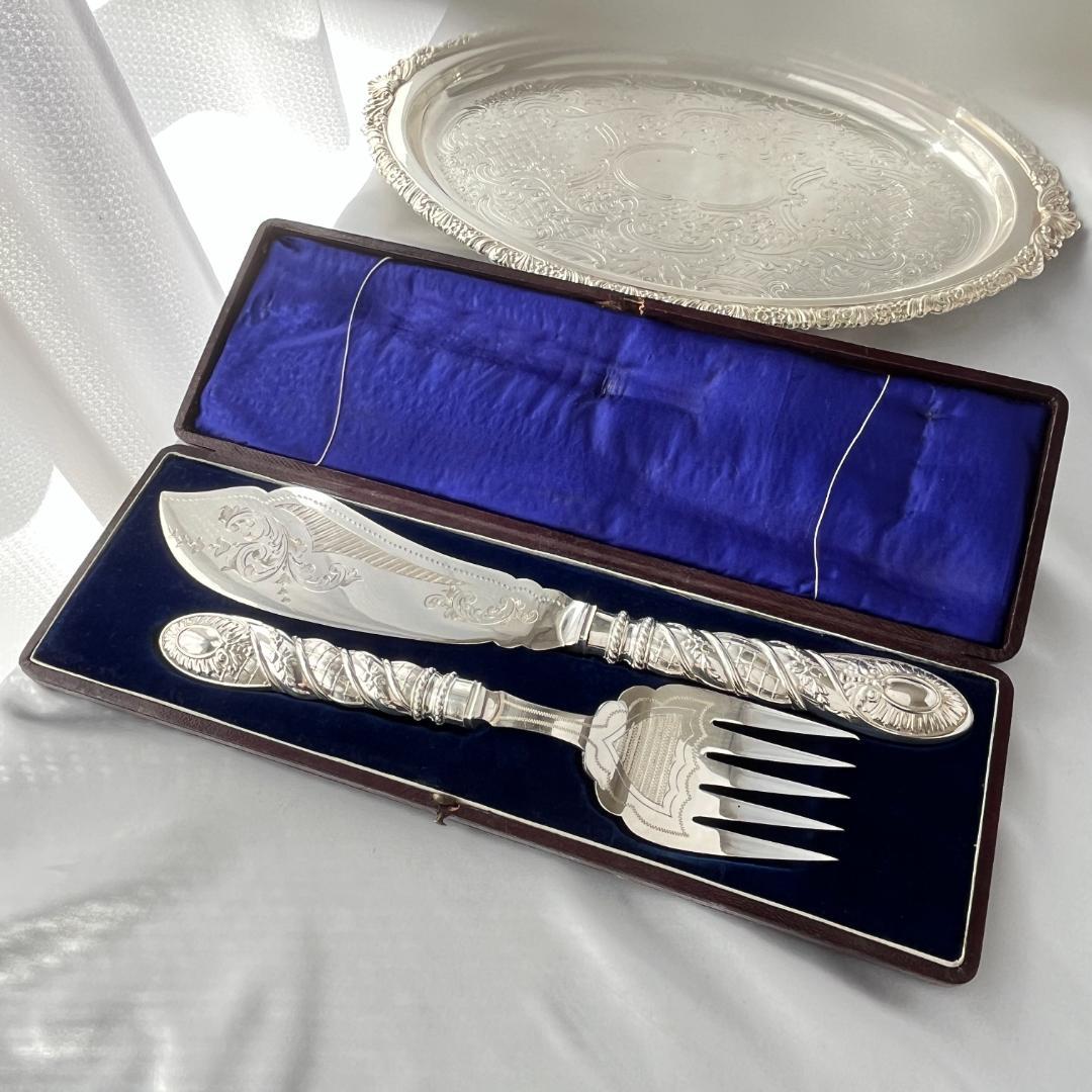 【英国】 ビクトリアンのサーバー ペア【シルバープレート】 専用ケース