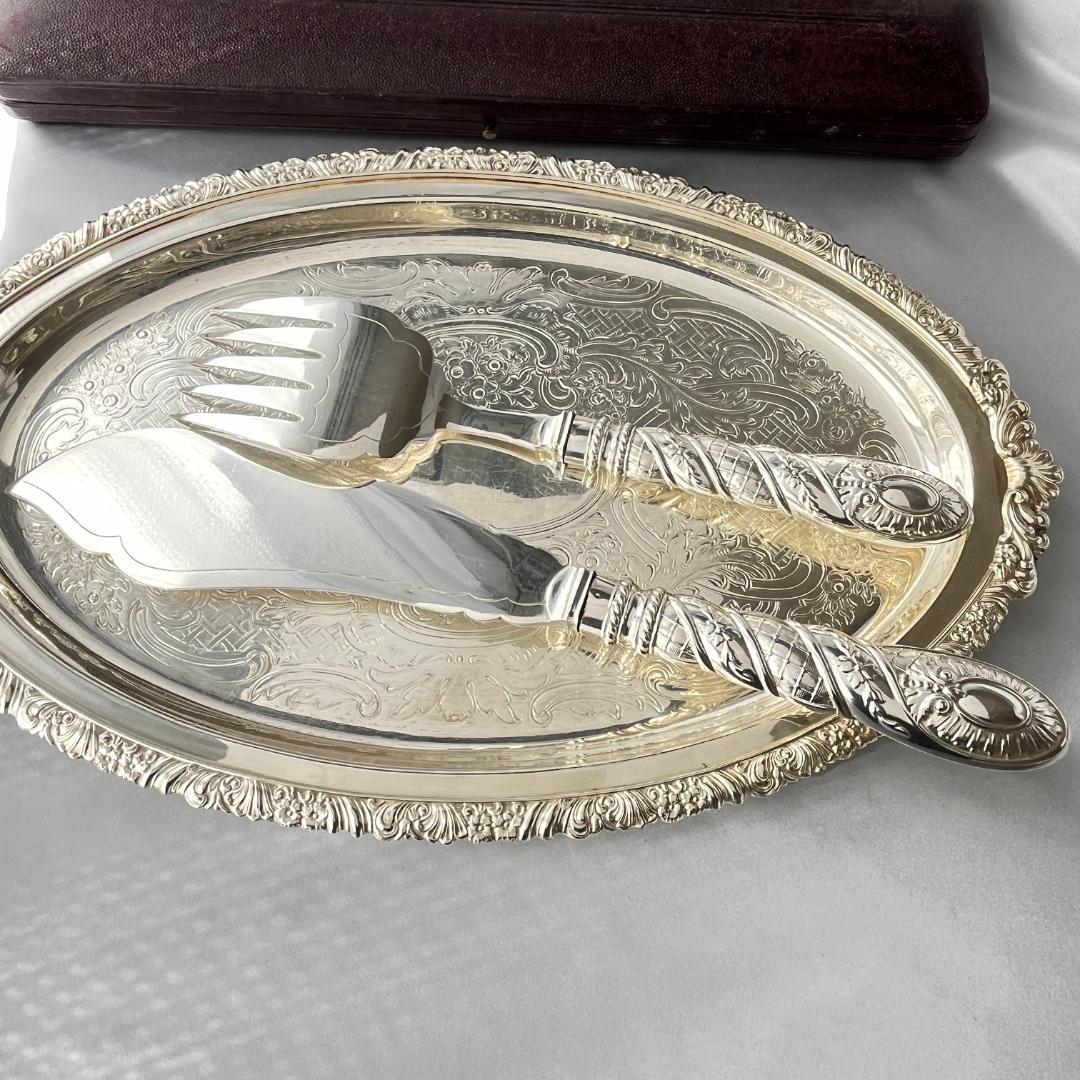 【英国】 ビクトリアンのサーバー ペア【シルバープレート】 専用ケース