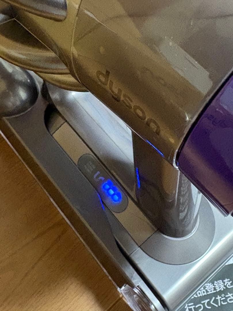 Dyson ダイソン V10 Fluffy SV12 掃除機　家電