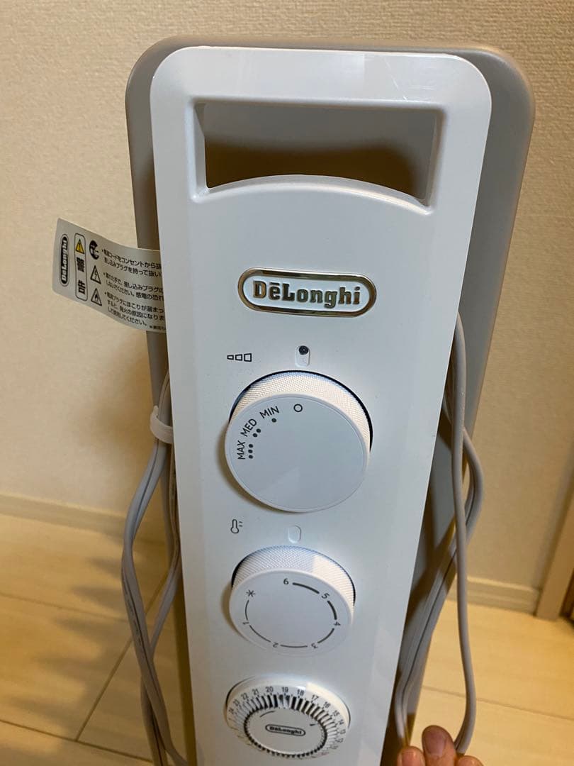 DeLonghi Vento 3 オイルヒーター RHJ21F0812-WH