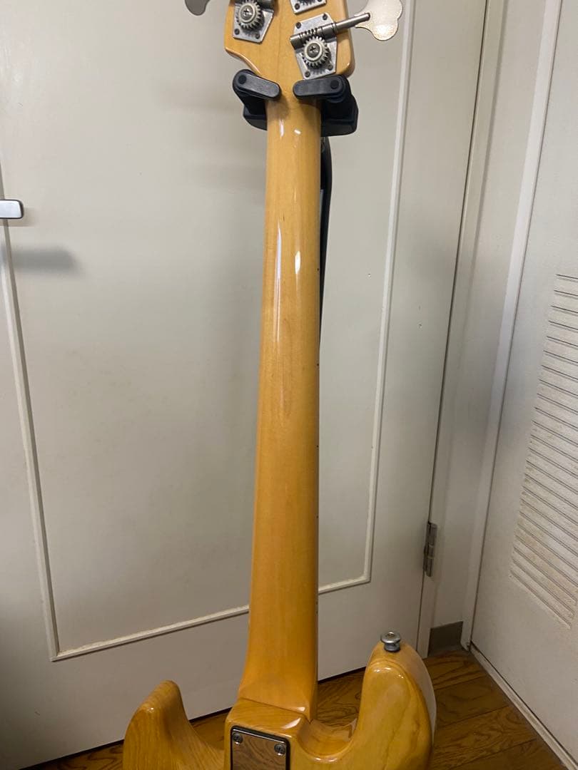 m*n様 Bacchus BJB5-700 5弦ベース