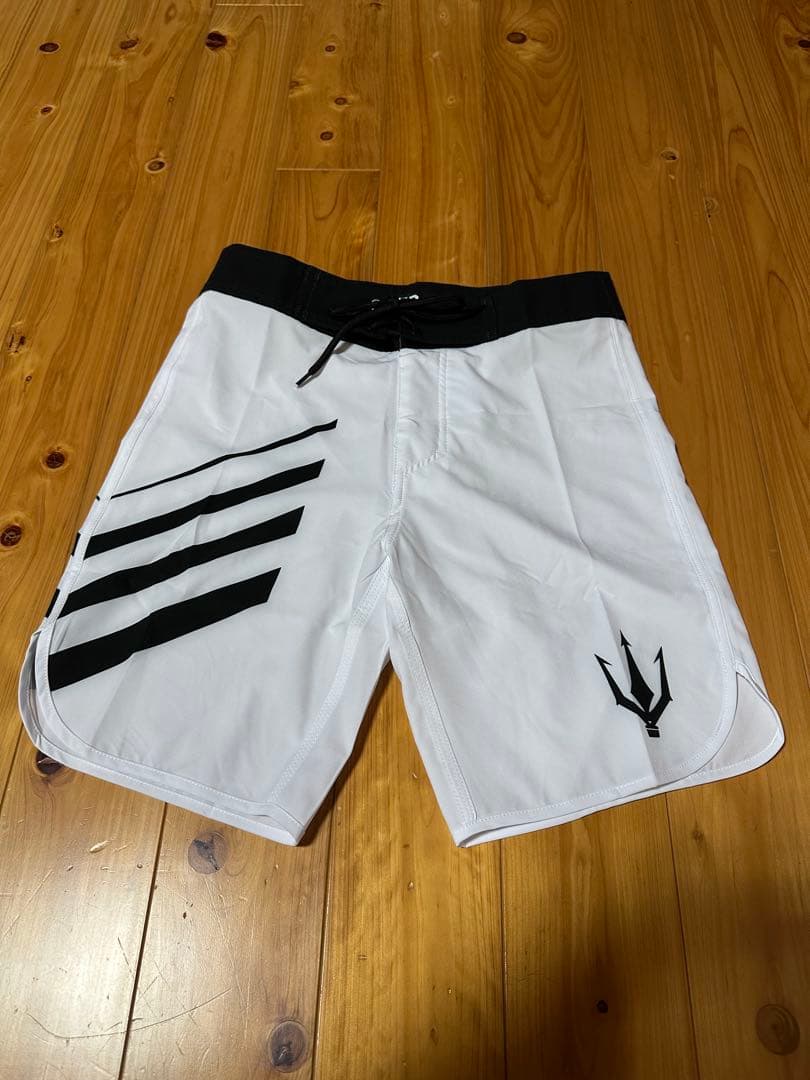 【新品】FIED ファイド　サーフパンツ　サイズ28（ウエスト74cm）ホワイト