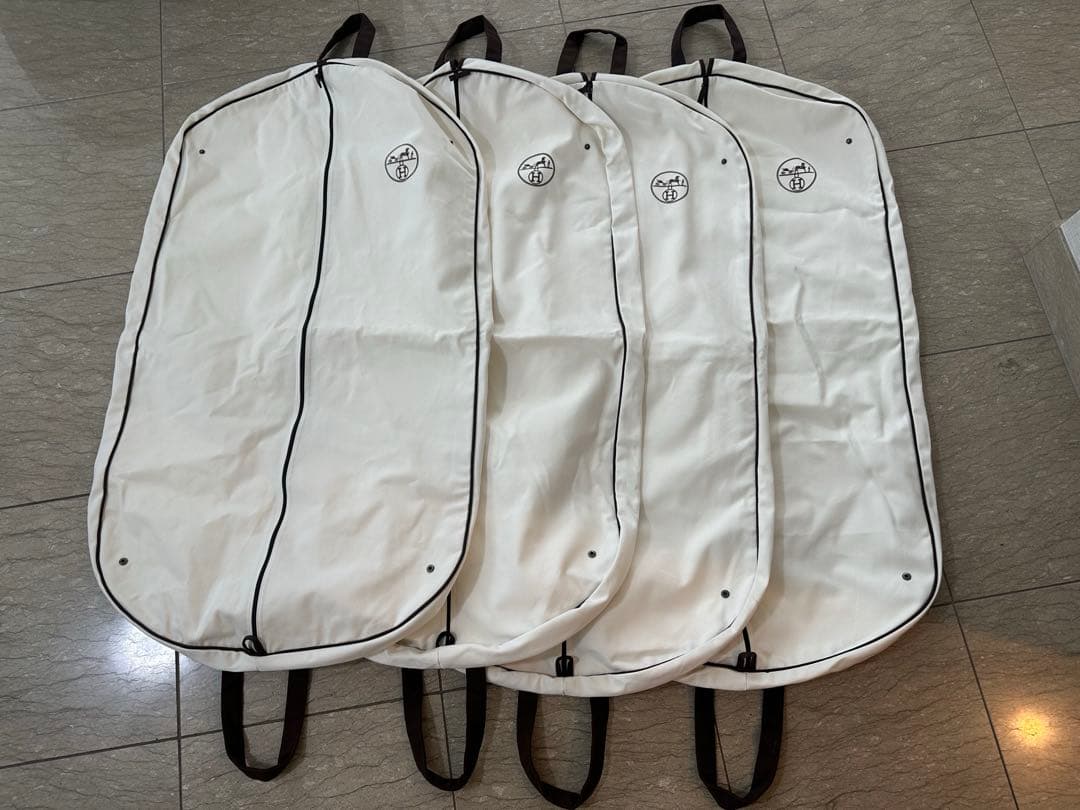 美品　HERMES ガーメントケース 4枚セット エルメス ガーメントバッグ