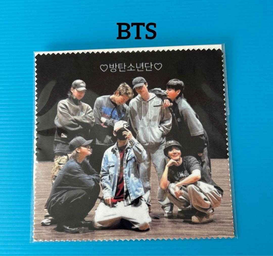 BTS JIN キャンバスポーチ（ブラック）・アルバムキーホルダー2種