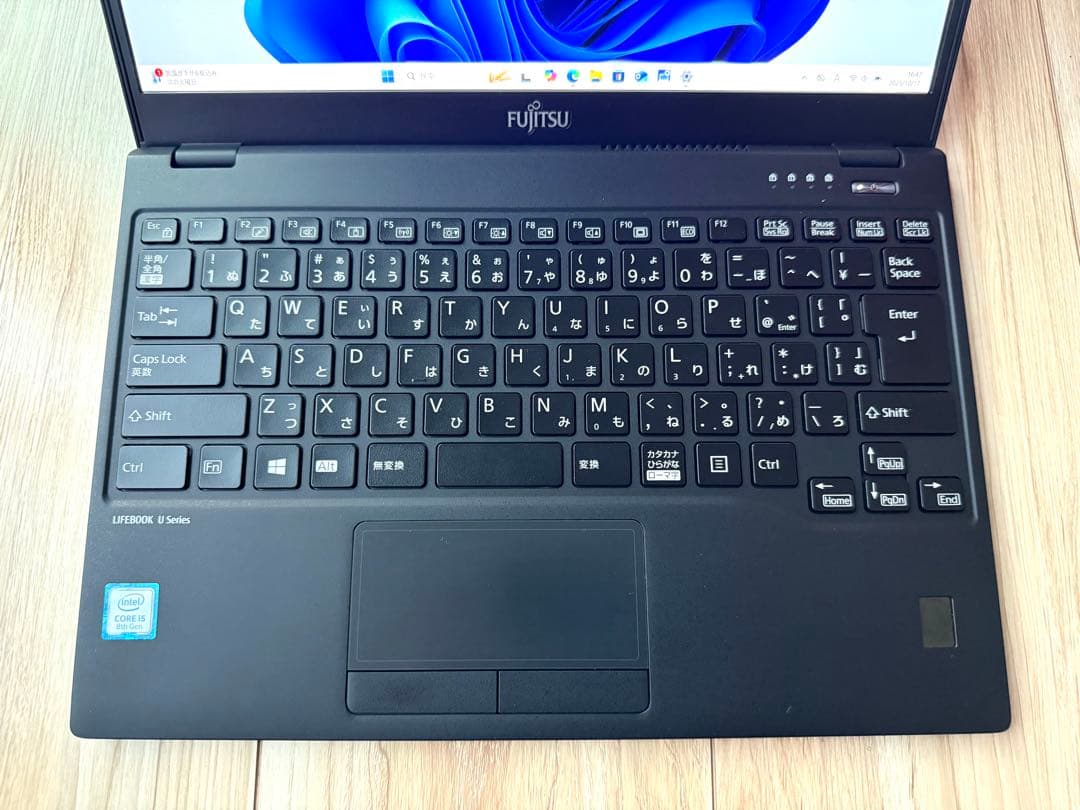 2020年1月モデル第8世代 8G/256G搭載！LIFEBOOK U939/B