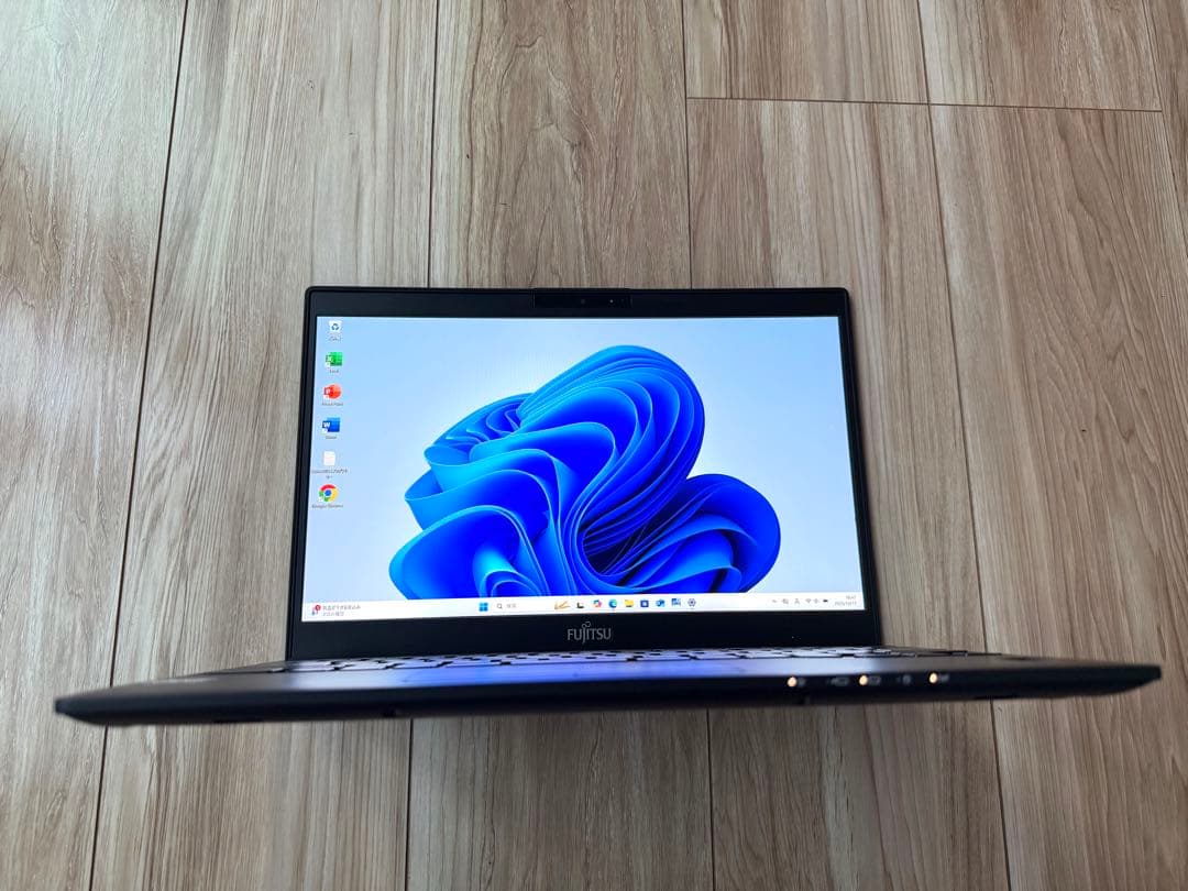 2020年1月モデル第8世代 8G/256G搭載！LIFEBOOK U939/B