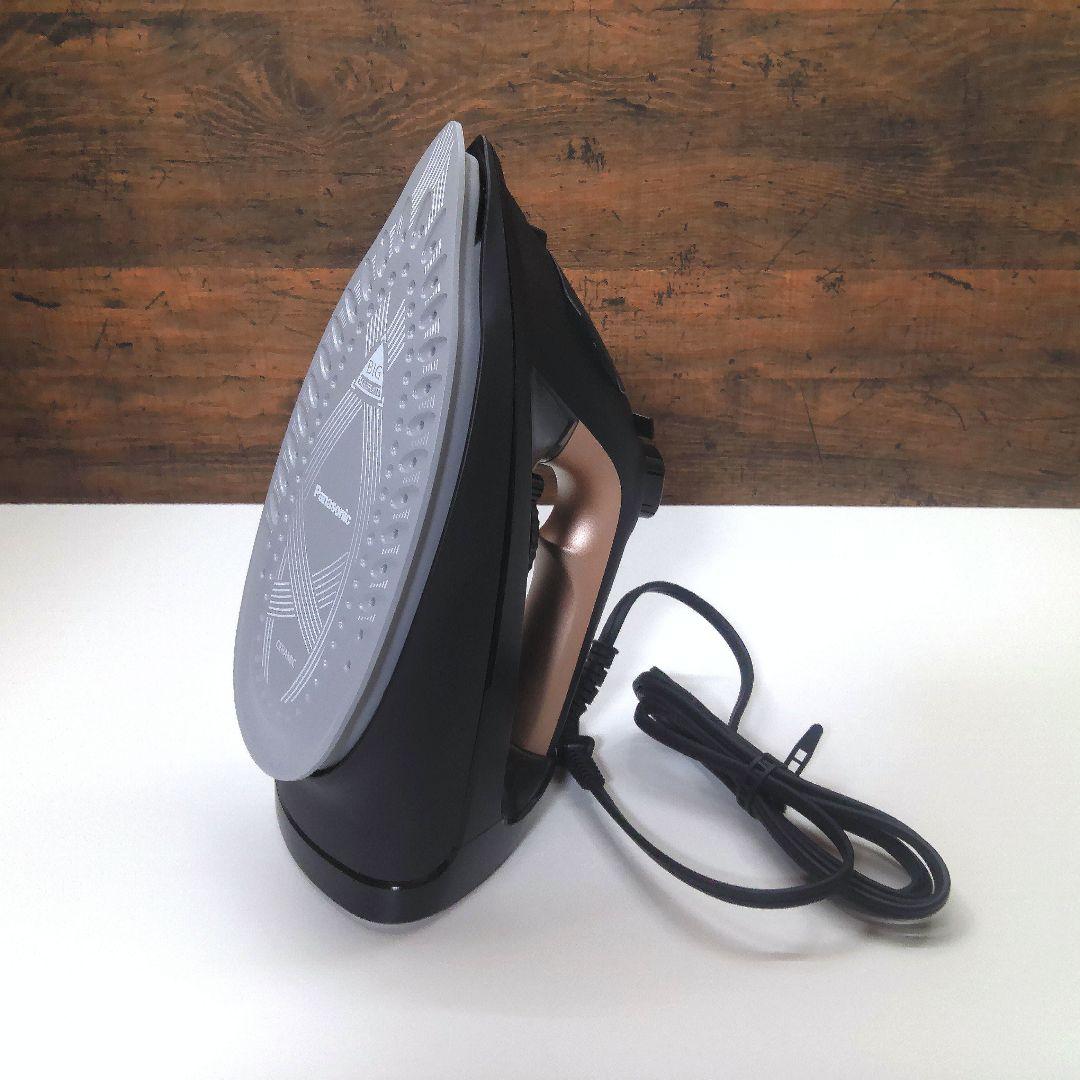 展示品　Panasonic NI-U700-N スチームアイロン ゴールド調