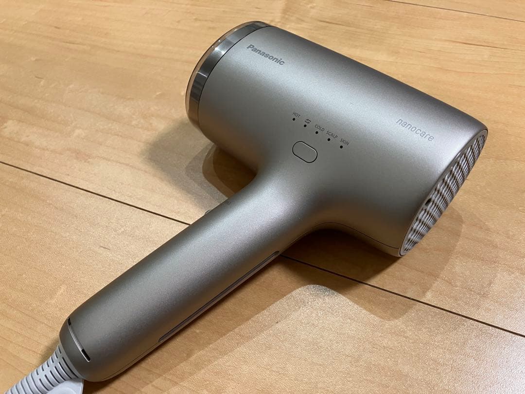【最新モデル／ダメージケア】パナソニック ナノケア EH-NA9M｜ほぼ未使用