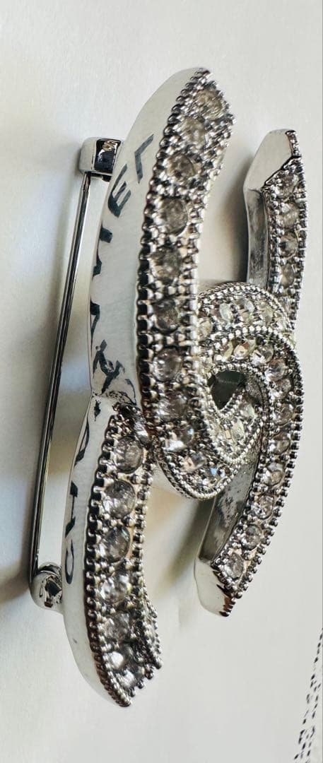CHANEL CCロゴ ブローチ シルバー ラインストーン