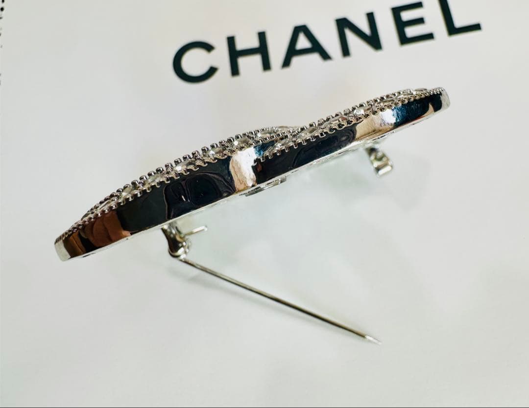 CHANEL CCロゴ ブローチ シルバー ラインストーン