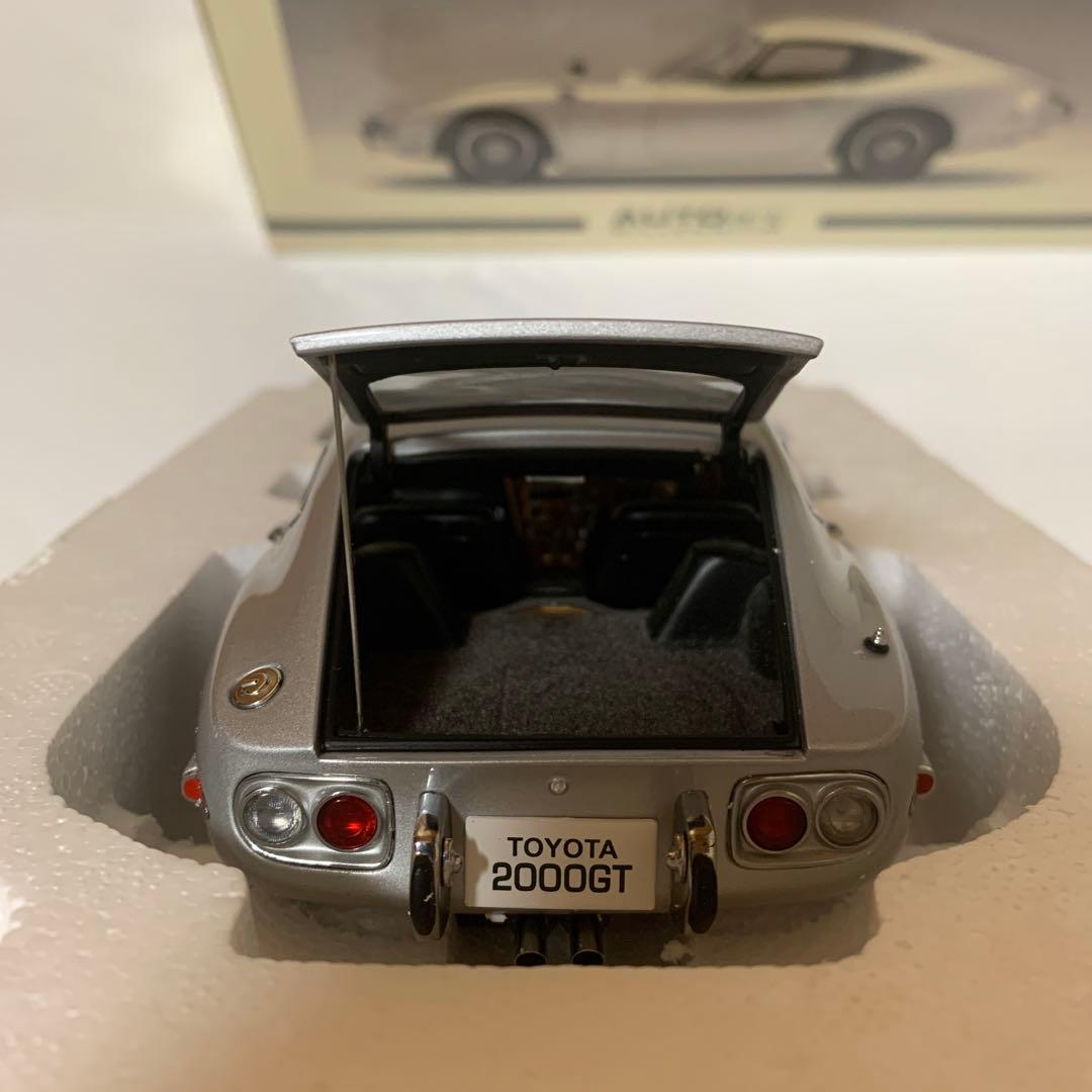 自動車 TOYOTA 2000 GT COUPE 1:18 AUTOart silver