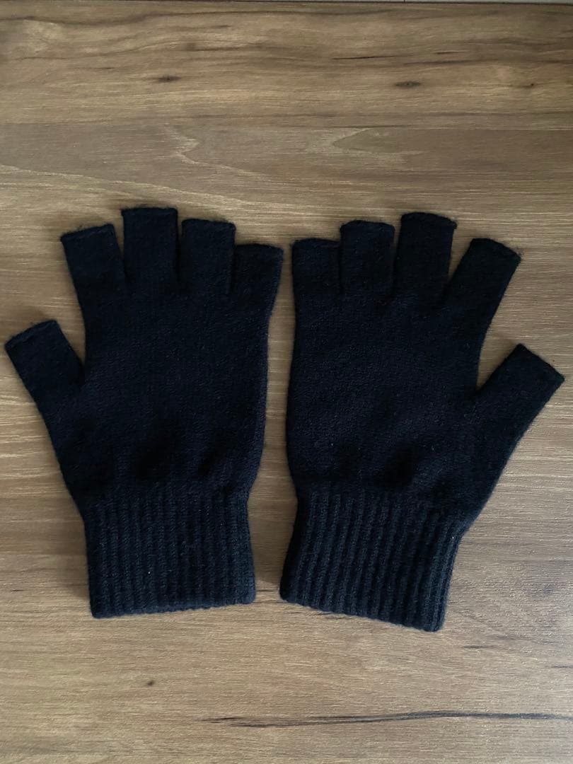 Johnstons of Elgin 別注 フィンガーレスグローブ ブラック