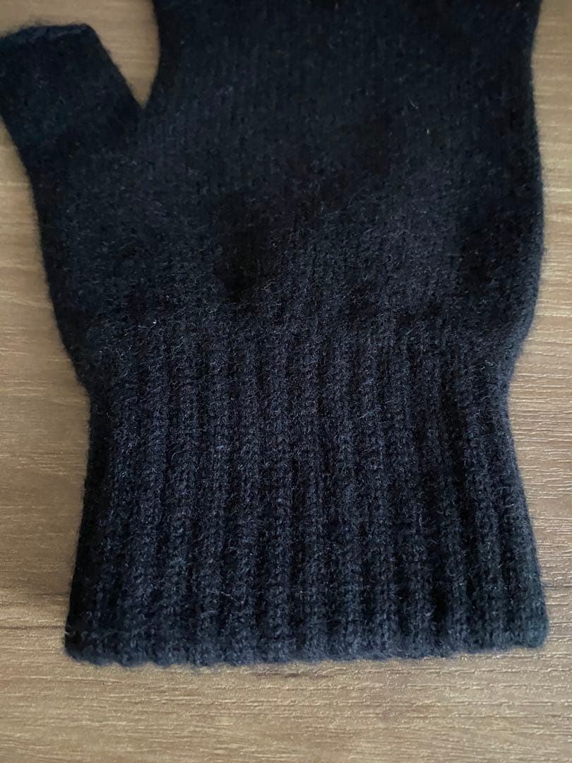 Johnstons of Elgin 別注 フィンガーレスグローブ ブラック