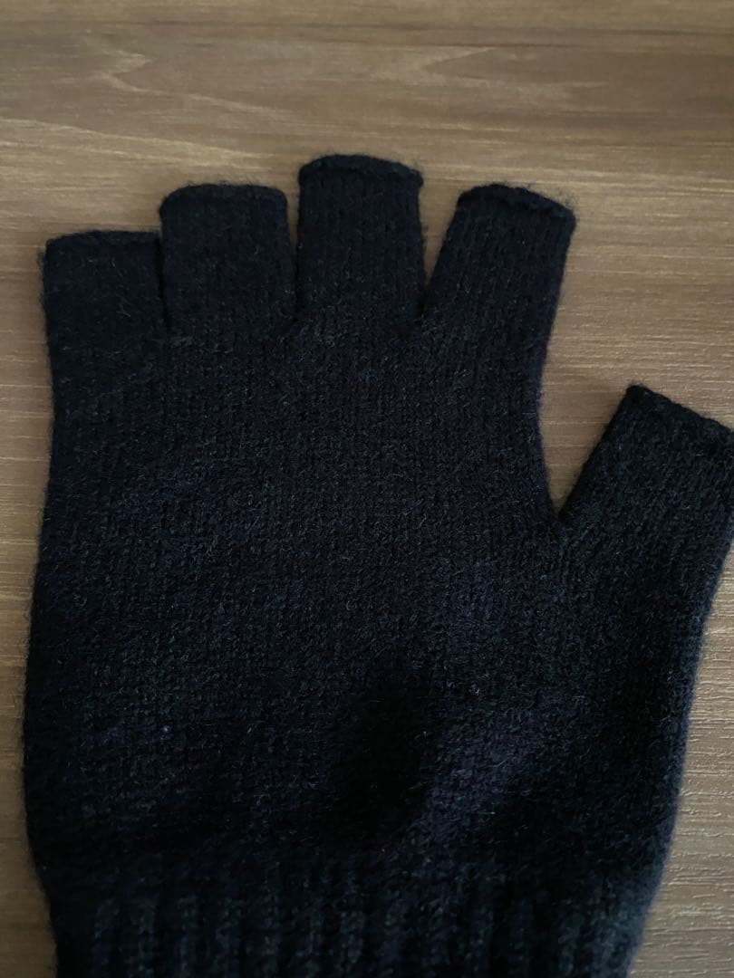 Johnstons of Elgin 別注 フィンガーレスグローブ ブラック