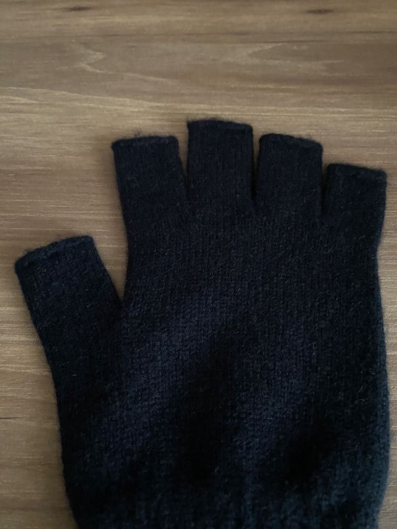 Johnstons of Elgin 別注 フィンガーレスグローブ ブラック