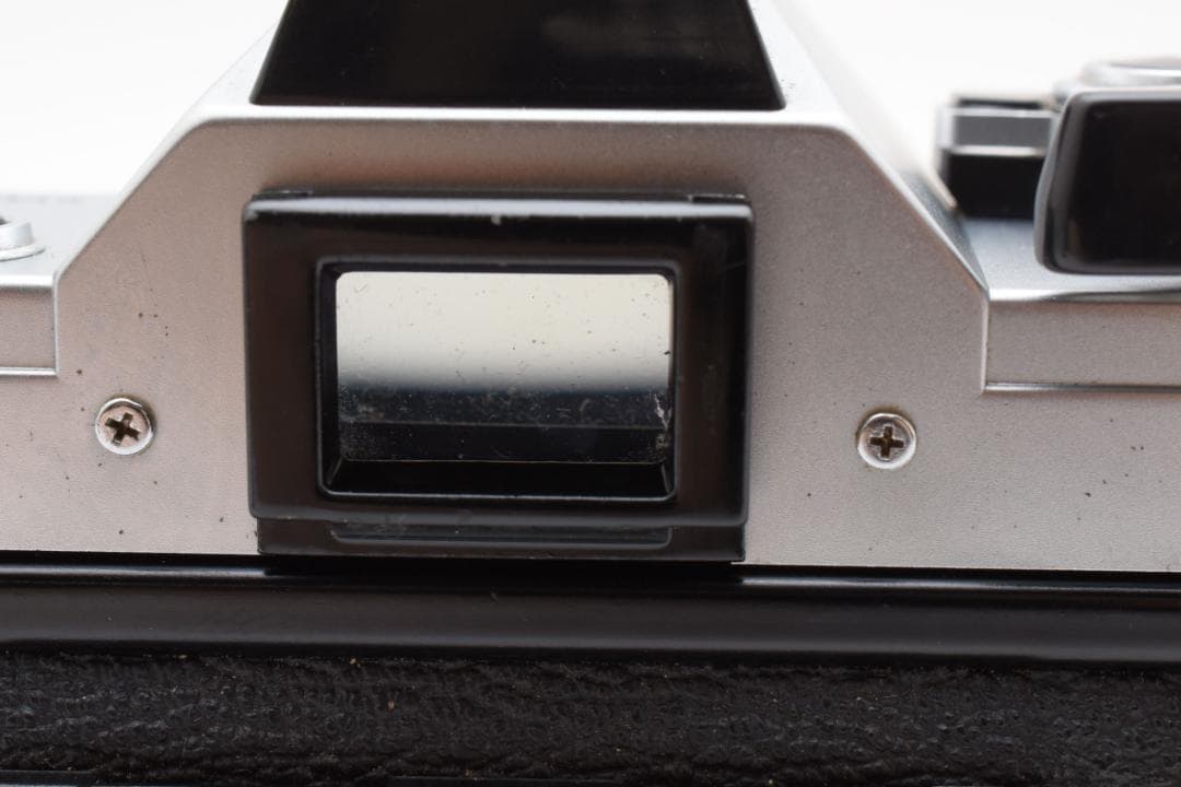 美品 CANON AE-1 シルバー フィルムカメラ　モルト新品交換済 M764