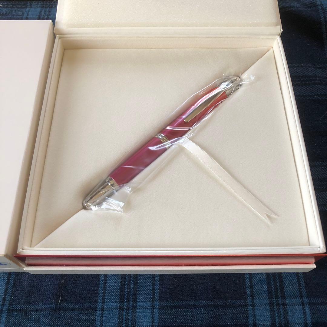 パイロット　キャップレス万年筆　2017年限定　クリムゾンサンライズ　細字Ｆニブ