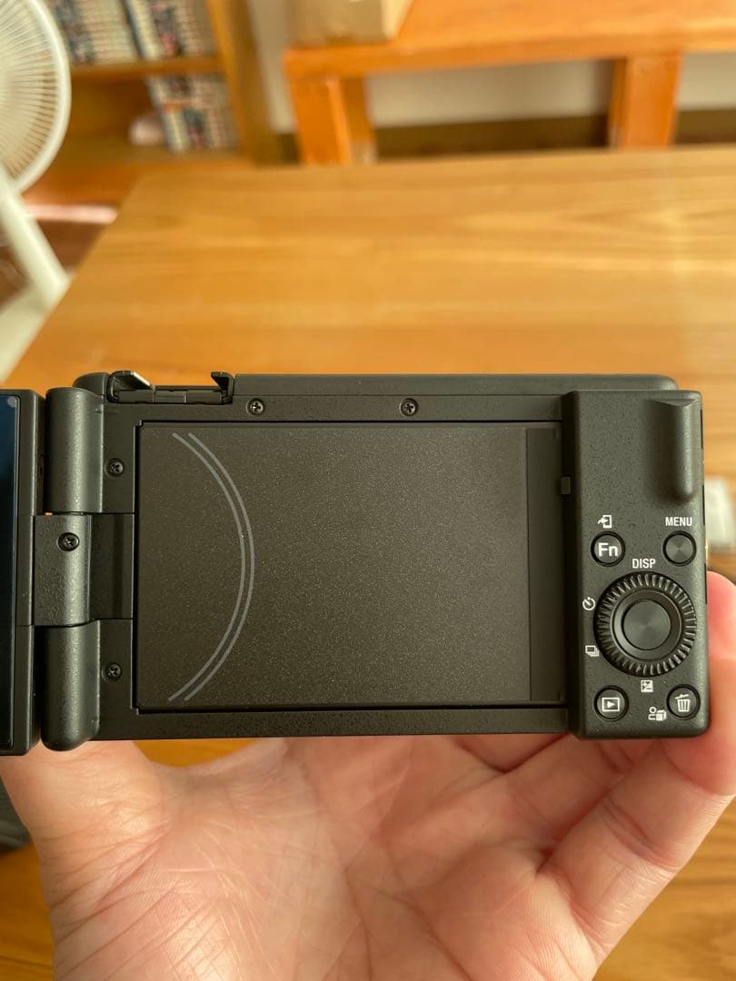 [美品]SONY ZV-1M2 + バッテリー x 5 (純正品)