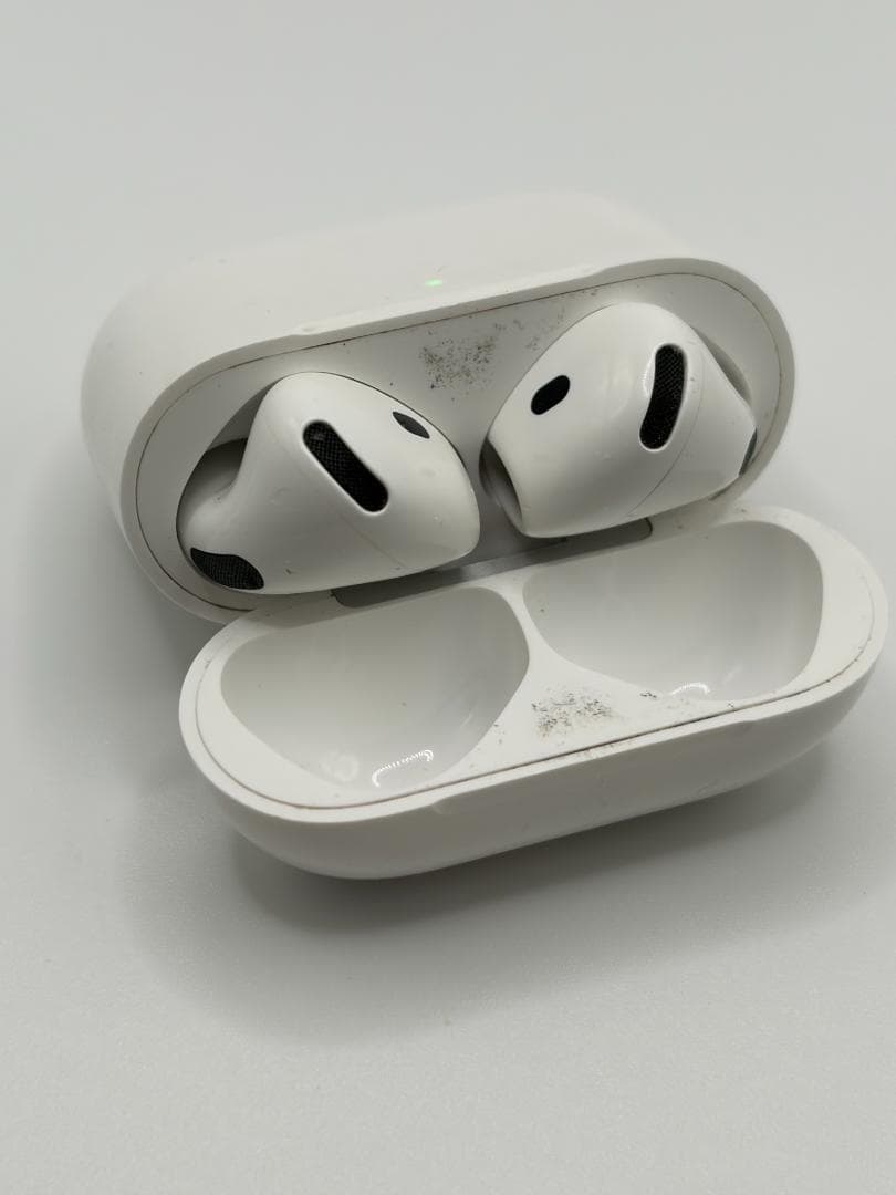よ*ん様 AirPods4ノイズキャンセリング　イヤホン充電ケース箱一式