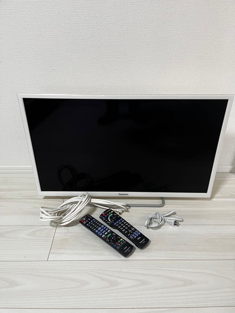 Panasonic 32Vテレビ ホワイトカラー