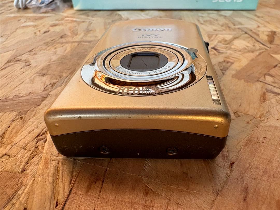 Canon IXY DIGITAL 920 IS 本体と付属品