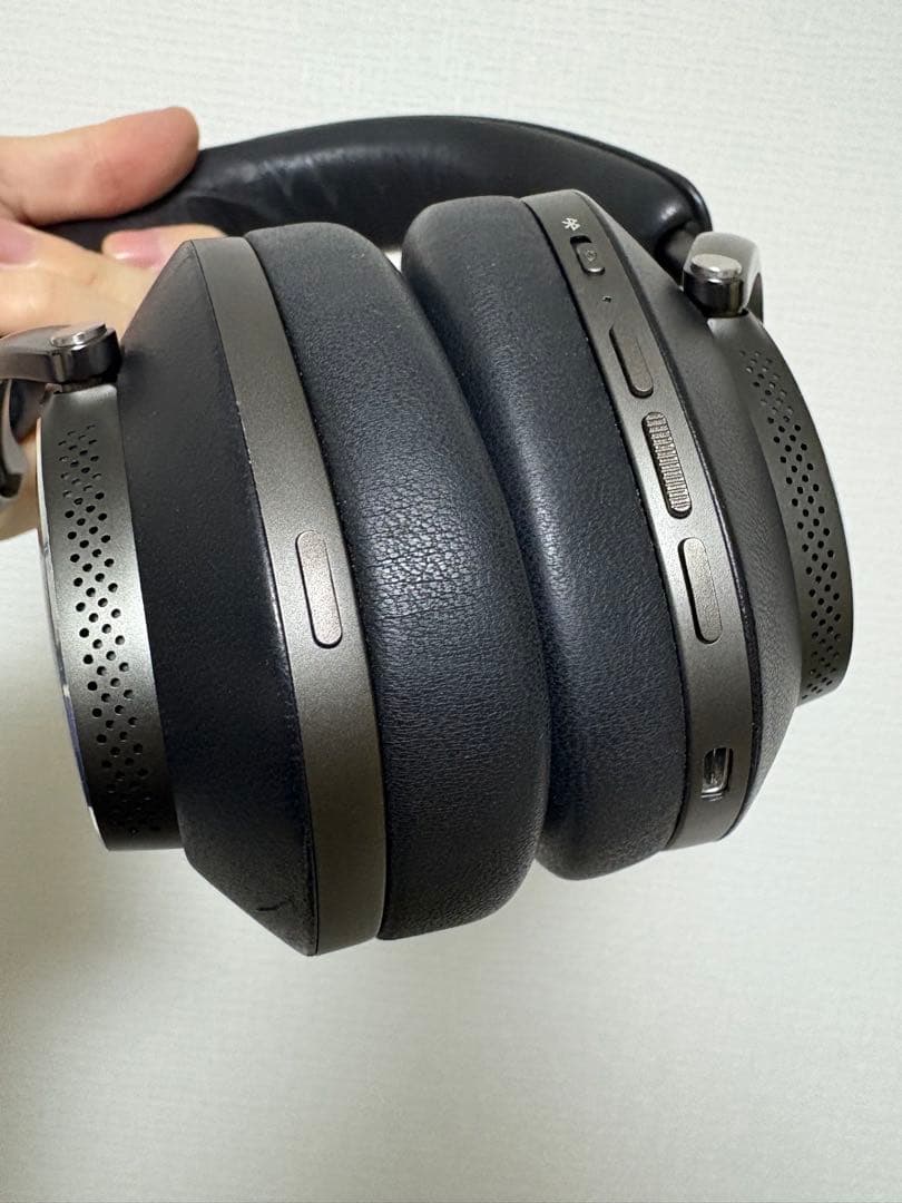 Bowers & Wilkins PX8 ワイヤレスヘッドホン ブラック