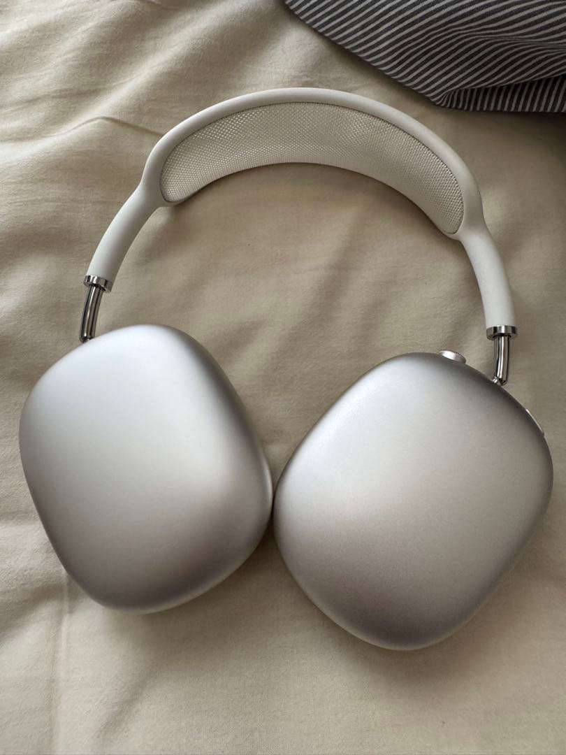 AirPods Max スターライト本体