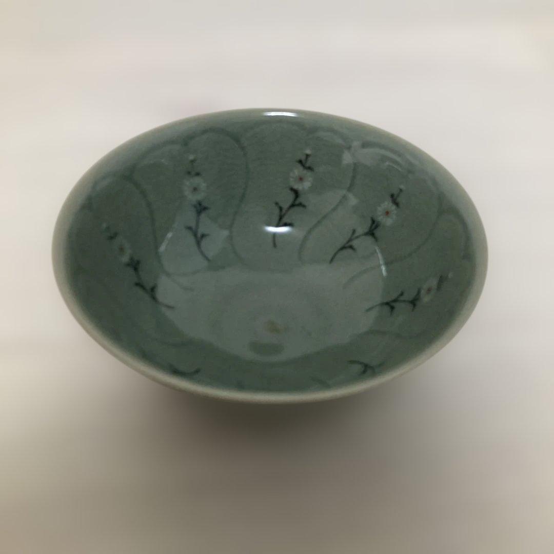 茶碗 漢青陶窯　韓国人気作家【金福漢】作 青磁茶碗　木箱付　青緑色 花模様