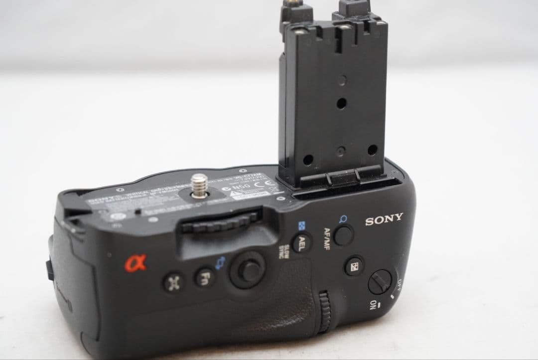 ☆実用品☆ ソニー バッテリーグリップ VG-C77AM　縦位置グリップ