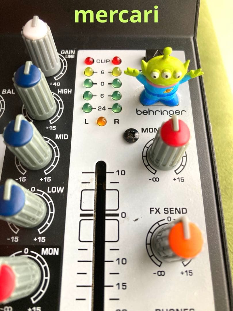 BEHRINGER XENYX 1002B 10chアナログミキサ－ 電池駆動