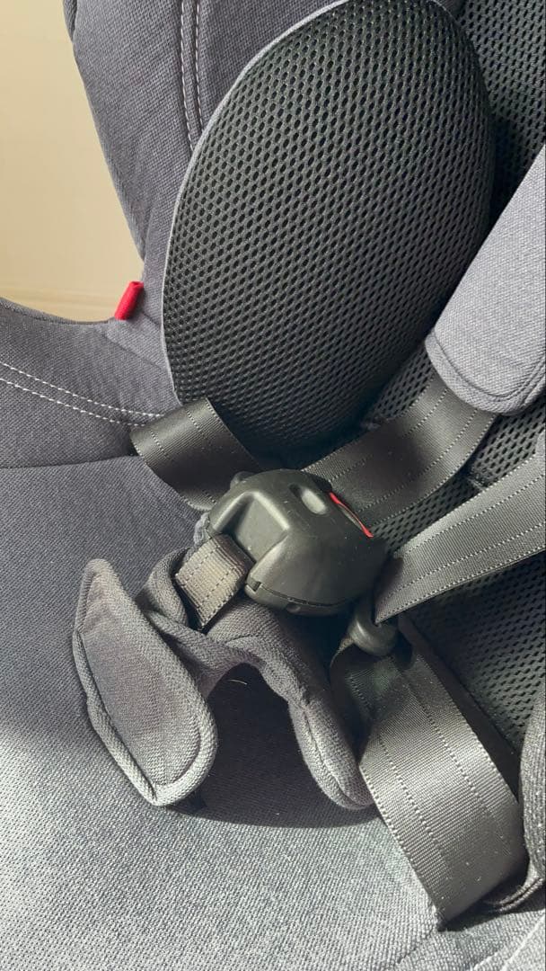 Aillebebe グレー チャイルドシート