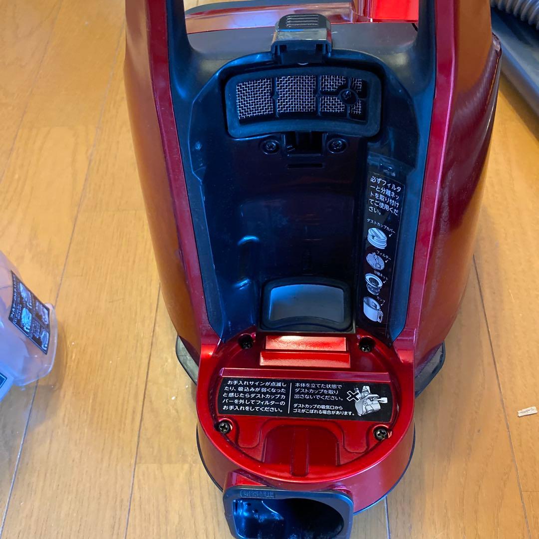 TOSHIBA　サイクロン掃除機　トルネオ　VC-C7(R)　2019年製