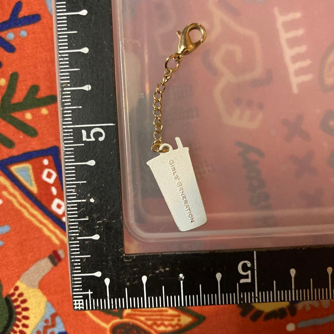 gg 少女時代　K-pop ドリンクモチーフ　メタル　チャーム　キーホルダー