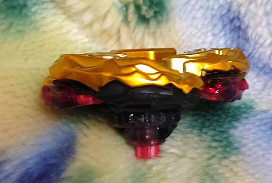 エルドラゴデストロイ ゴールドアーマードver. メタルファイトベイブレード 3