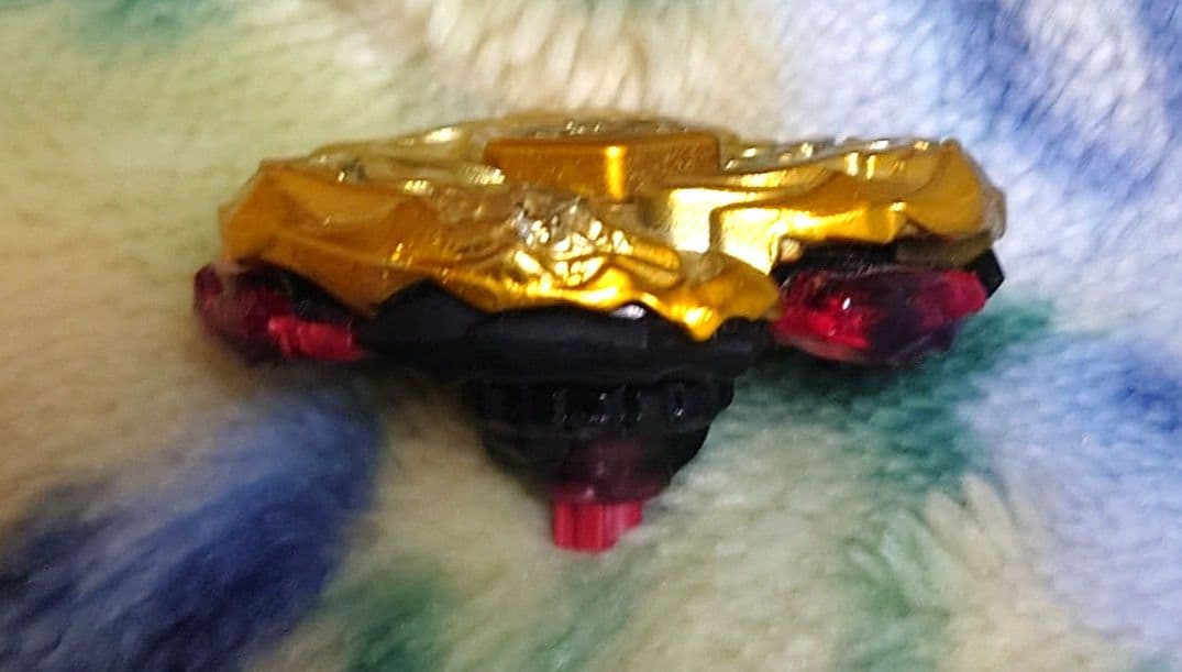 エルドラゴデストロイ ゴールドアーマードver. メタルファイトベイブレード 3