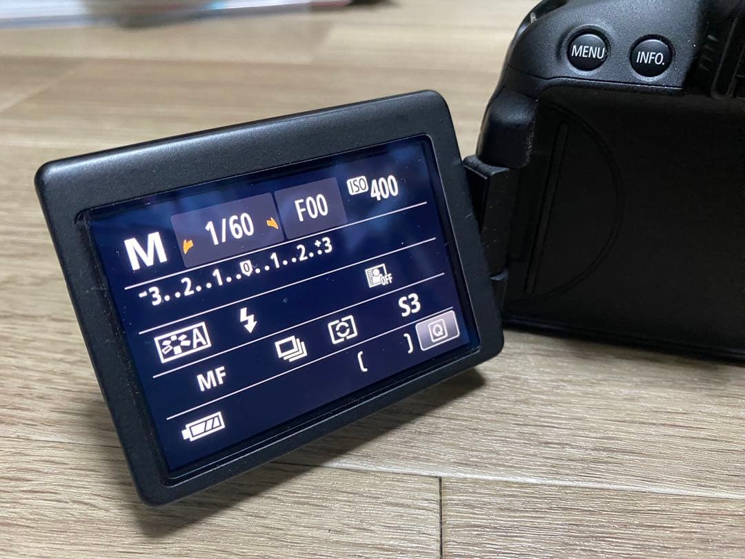 【入門モデル】Canon EOS Kiss X7i 本体 + レンズ