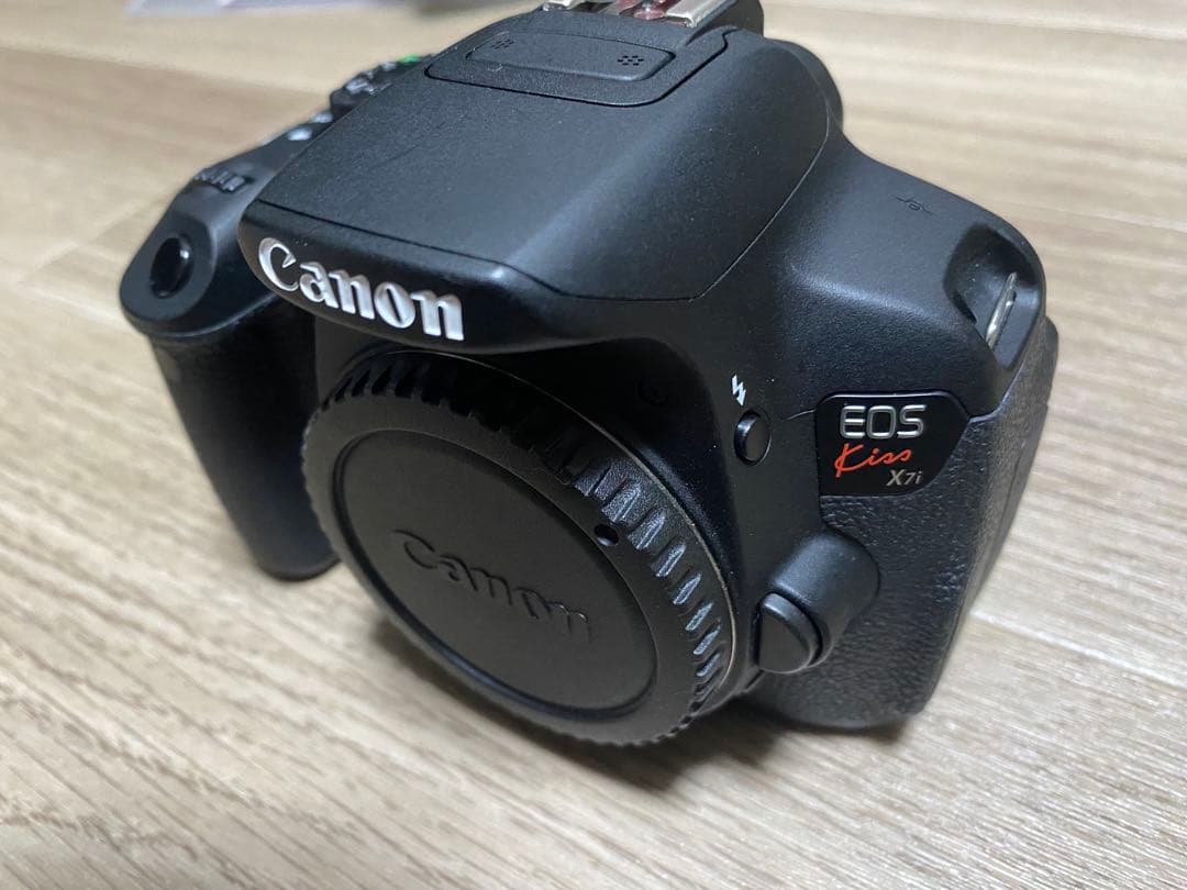 【入門モデル】Canon EOS Kiss X7i 本体 + レンズ