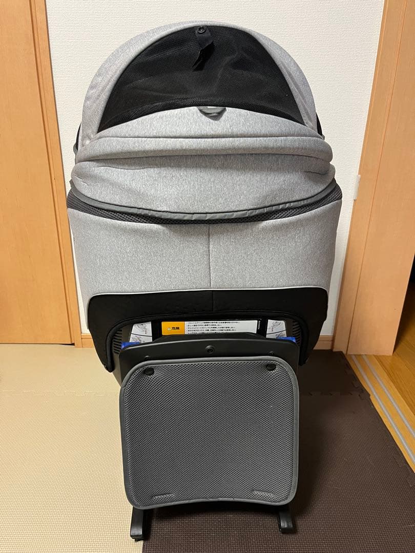 週末限定値下げ！Aprica クルリラ チャイルドシート グレー　ガイドキャップ