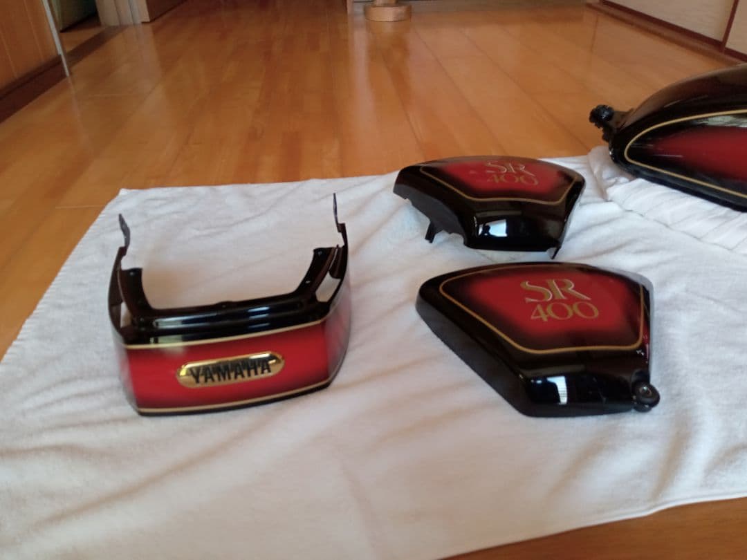 ヤマハ SR400 Fi車用 レッドサンバースト外装Set