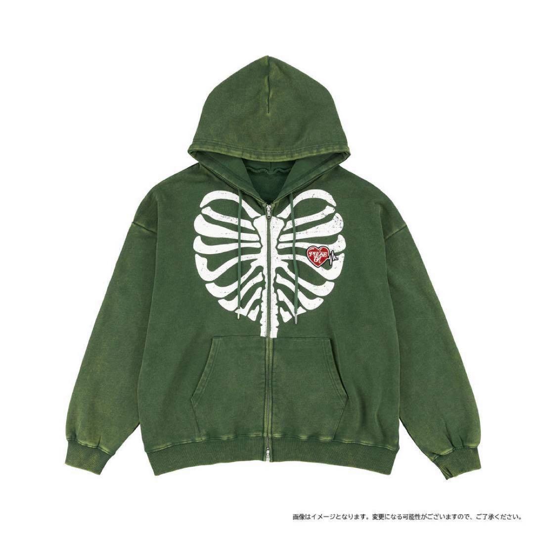 ＊専用＊ TREASURE フーディー M 未開封 カーキ PLUSE ON