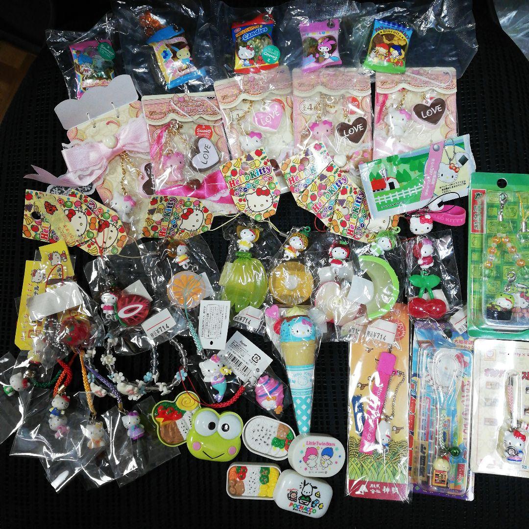 日*9様 レアハローキティフルーツバージョンチョコストラップアイスボールペン消し