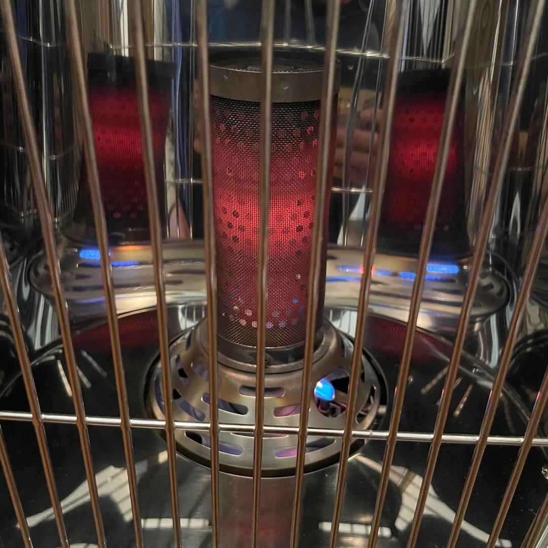 【美品】Iwatani カセットガスストーブ デカ暖　CB-CGS-HPR