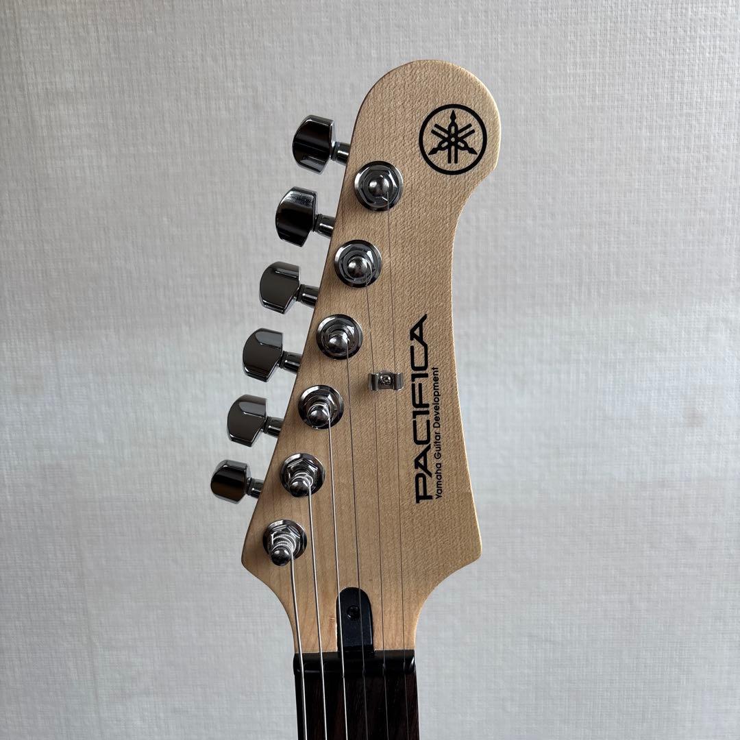 ヤマハ　 エレキギターPACIFICAシリーズPAC120H ソフトケース付