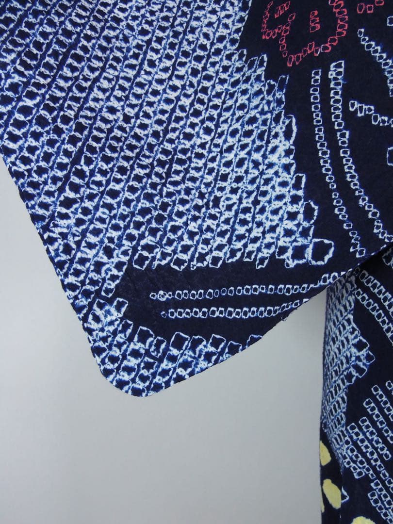 美品　有松絞り浴衣　花文様　蜘蛛絞り　藍染　夏にぴったりの涼やか浴衣　SS寸