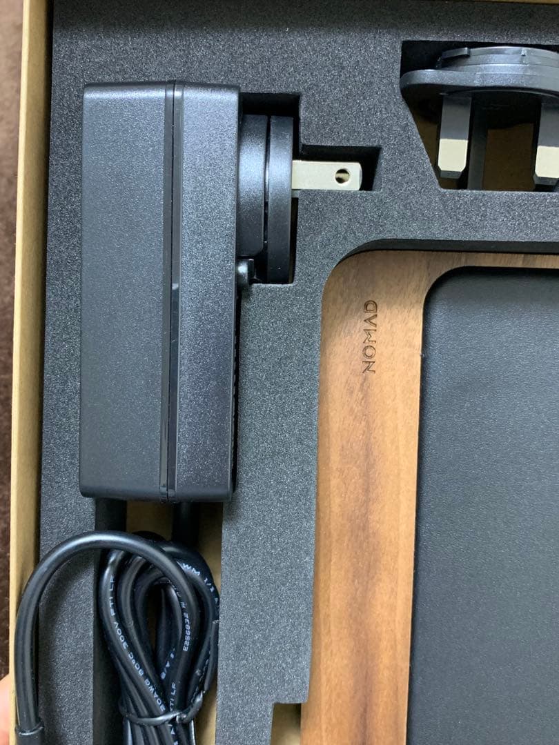 Nomad Base Station Hub ワイヤレス充電器