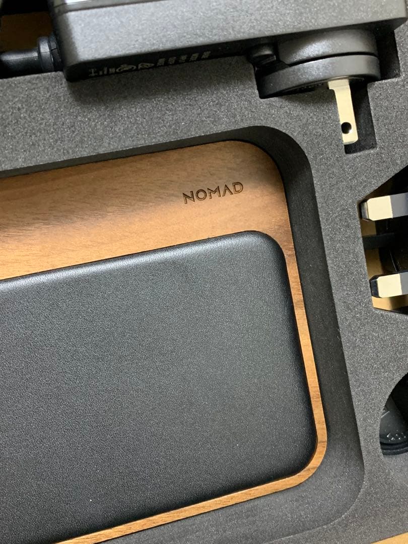 Nomad Base Station Hub ワイヤレス充電器