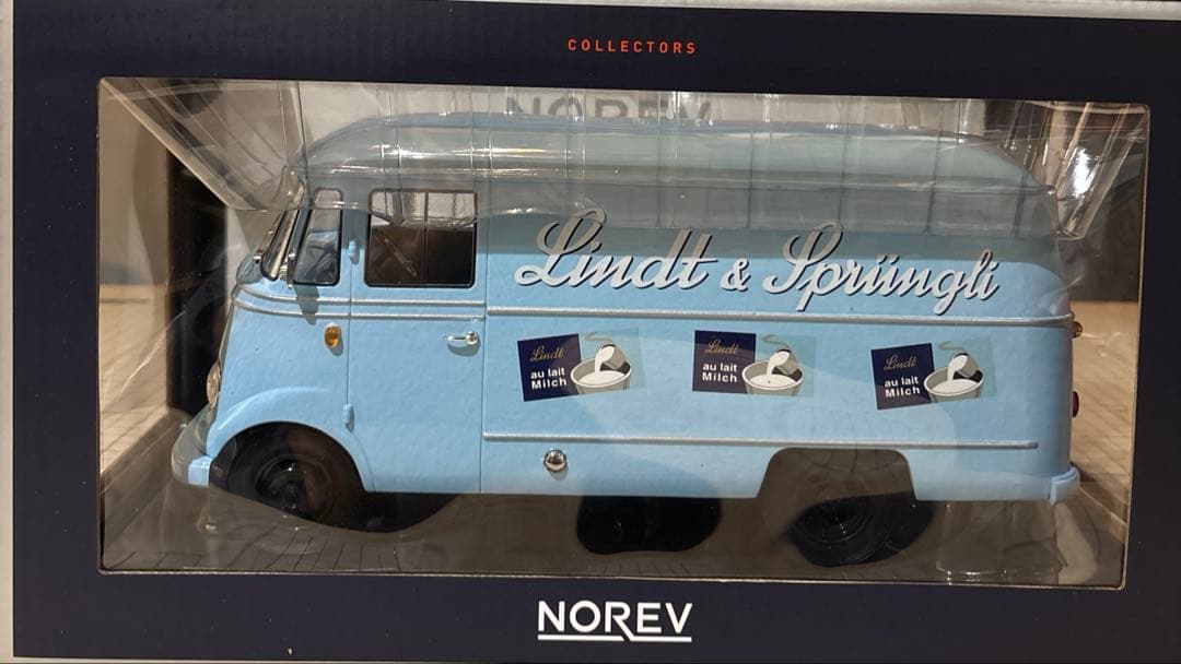 ミニカー NOREV Mercedes Benz L319 1:18