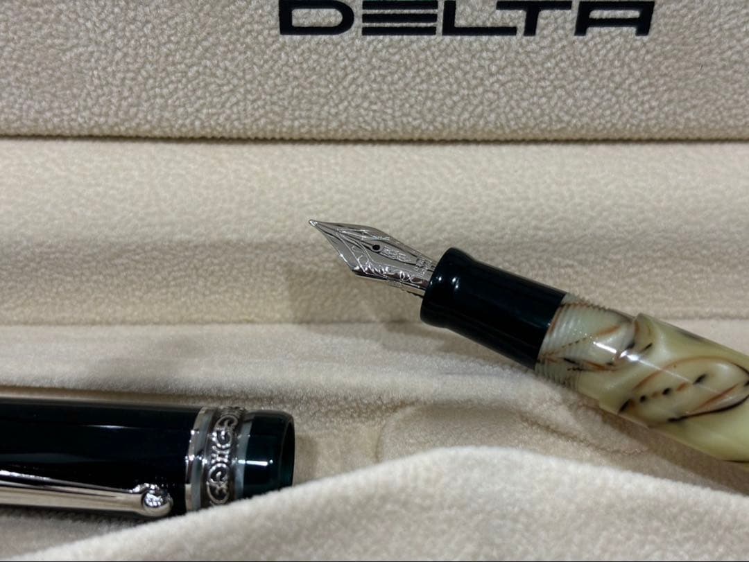 【最終値下げ！】DELTA 万年筆