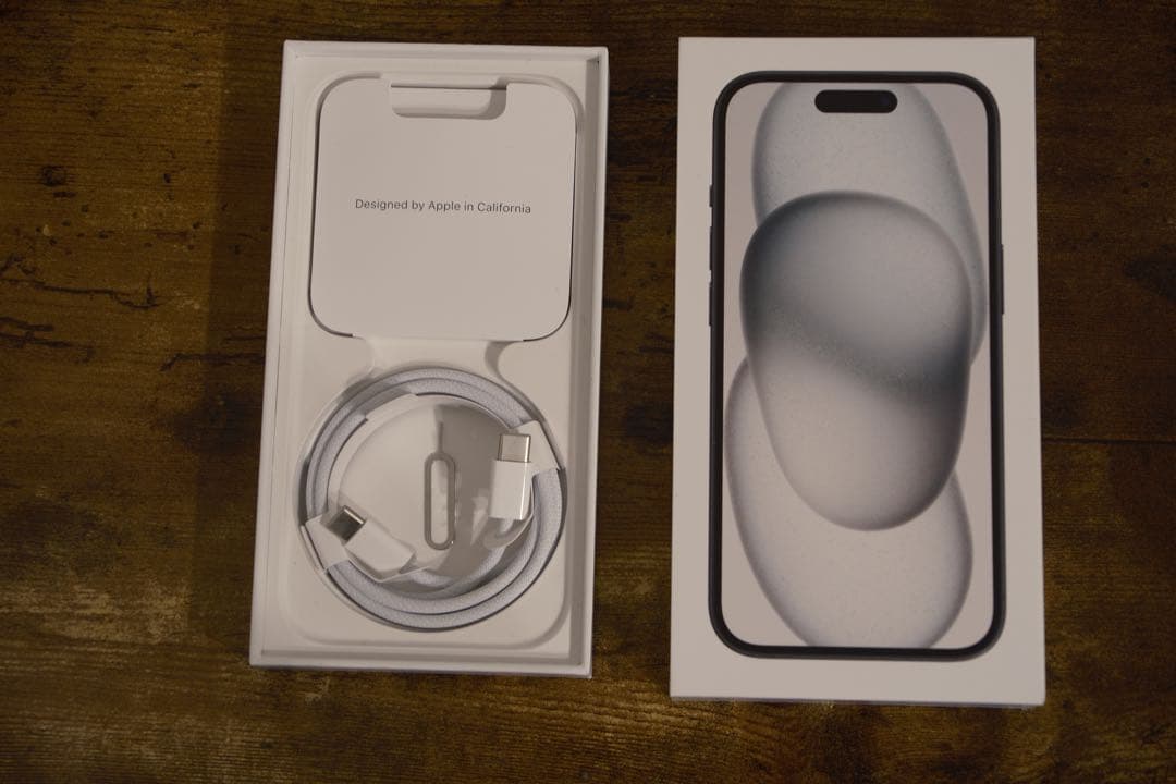 【初期化済み】iPhone15 BLACK 128GB SIMフリー　美品