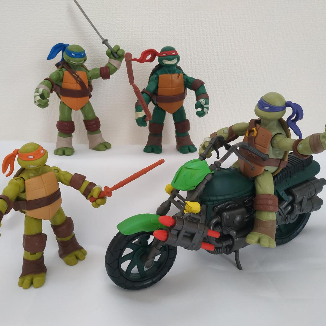 ミュータントタートルズ　フィギュアセット